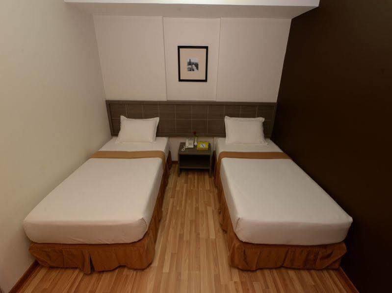 Min Nandar Garden Hotel Thanlyin Dış mekan fotoğraf